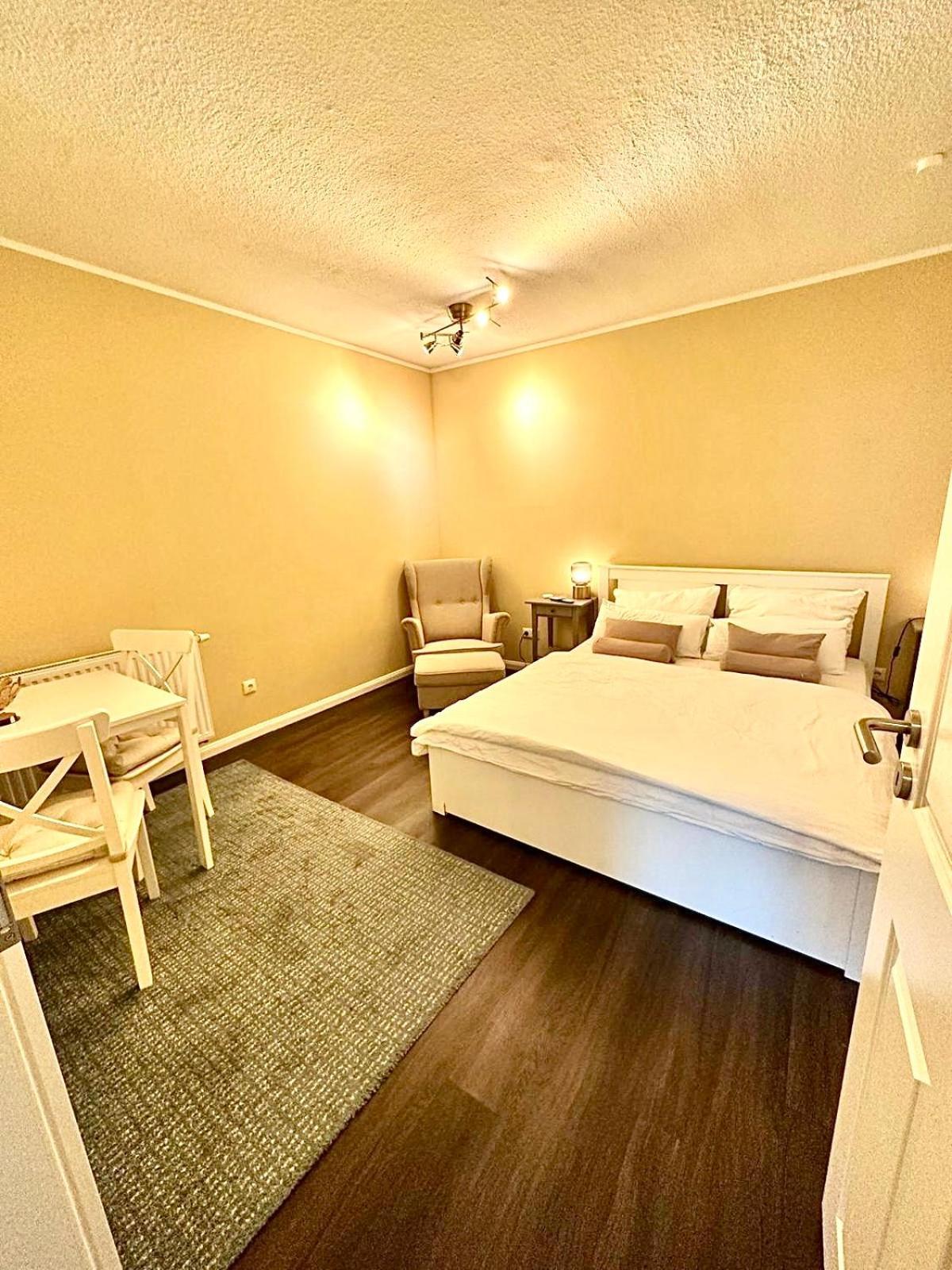 Zentrales Apartment Mit Terrasse Бремен Екстер'єр фото