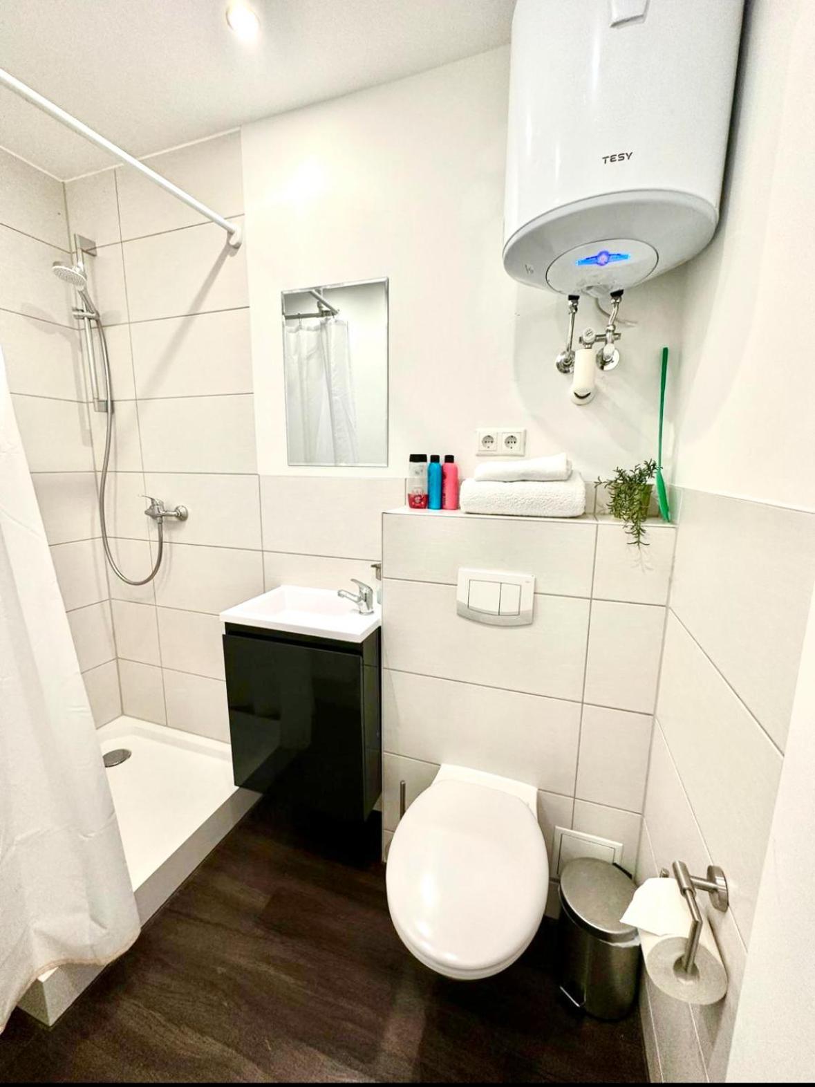 Zentrales Apartment Mit Terrasse Бремен Екстер'єр фото